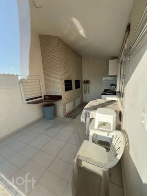 Image 21 - 881772