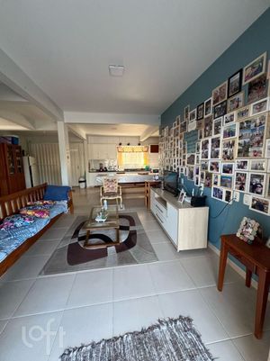 Image 4 - 881772