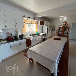 Image 3 - 881772