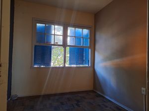 Image 14 - 881773