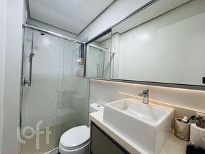 Image 10 - 881774