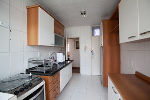 Image 10 - 881776