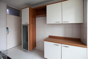Image 11 - 881776