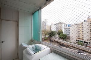 Image 14 - 881776