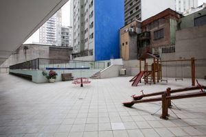 Image 22 - 881776