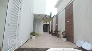 Image 35 - 881777