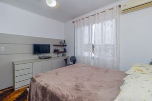 Image 11 - 881780