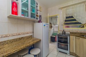 Image 15 - 881780