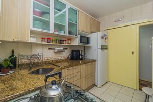 Image 13 - 881780