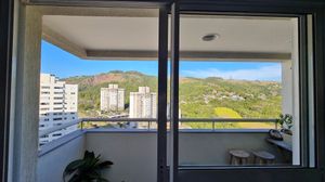 Image 4 - 881790