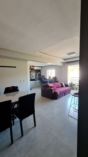 Image 1 - 881790