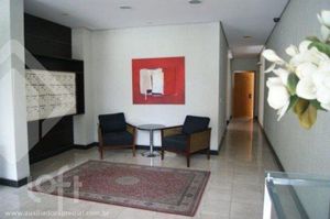 Image 13 - 881932