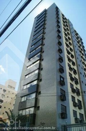 Image 16 - 881932