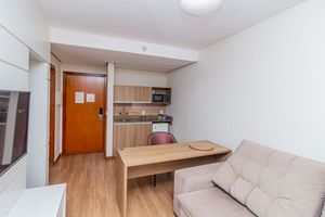Image 1 - 881957