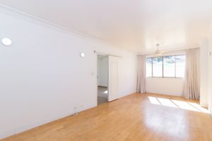 Image 1 - 881971