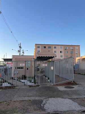 Image 12 - 881976
