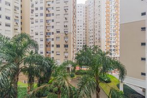 Image 15 - 881978