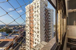 Image 3 - 881990