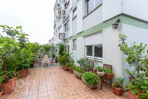 Image 1 - 881992