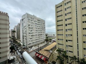 Image 38 - 882029