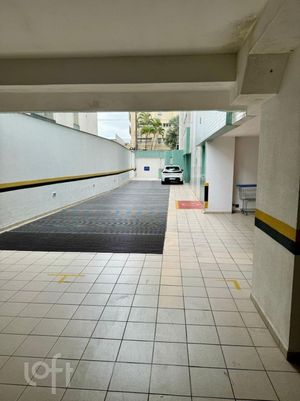 Image 35 - 882029