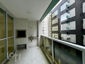 Image 6 - 882029