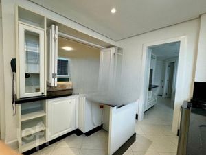 Image 9 - 882029