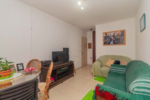 Image 3 - 882031