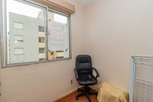 Image 8 - 882031