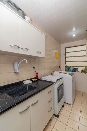 Image 14 - 882031
