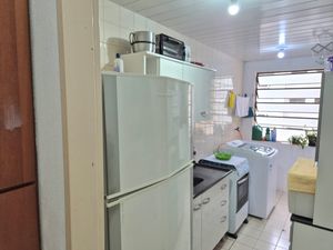 Image 10 - 882031