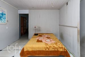 Image 5 - 882032