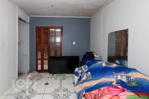 Image 7 - 882032