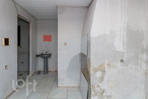 Image 12 - 882032