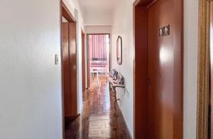 Image 21 - 882033