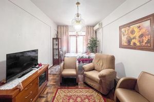 Image 11 - 882033