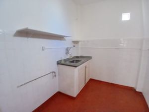 Image 4 - 882035