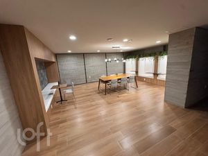 Image 10 - 882037