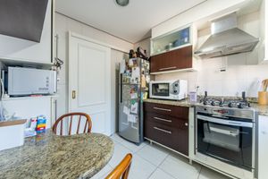Image 15 - 882038