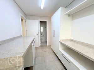 Image 17 - 882039