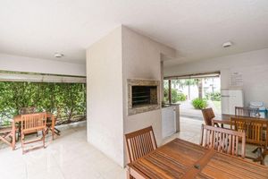 Image 31 - 882042