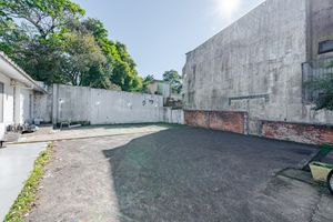 Image 10 - 882045