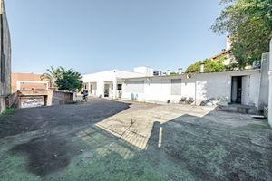 Image 9 - 882045