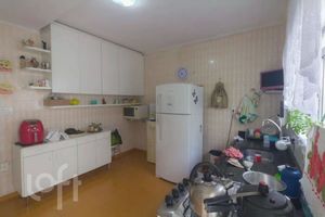 Image 3 - 882048