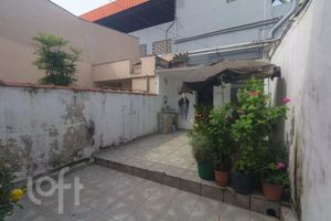 Image 15 - 882048