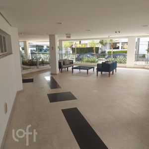 Image 32 - 882055