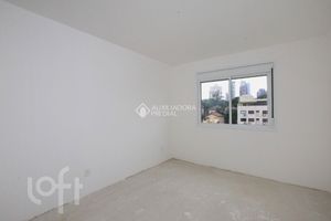Image 9 - 882061