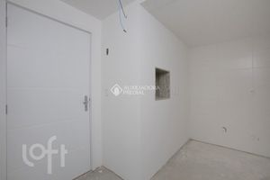 Image 4 - 882061