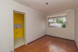 Image 1 - 882062