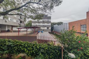 Image 17 - 882062